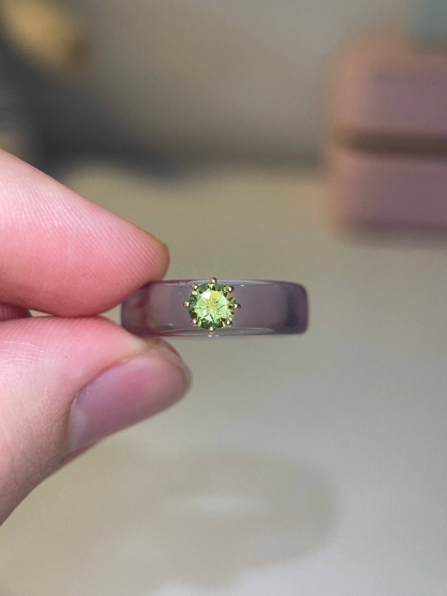 Anillo CG - Peridoto y Resina Morada