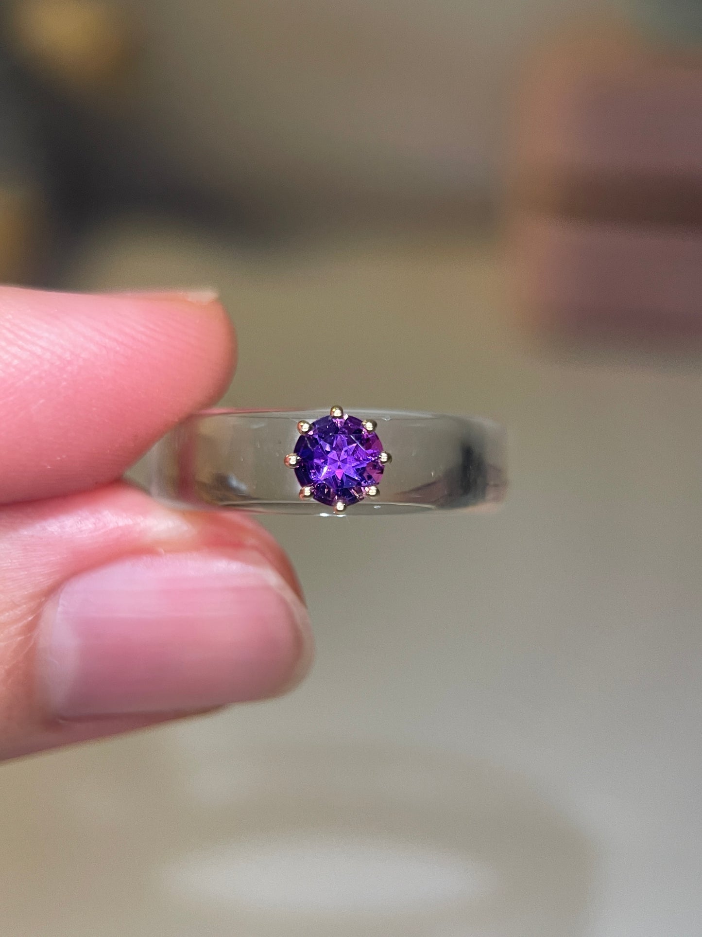 Anillo CG - Amatista y Resina Transparente