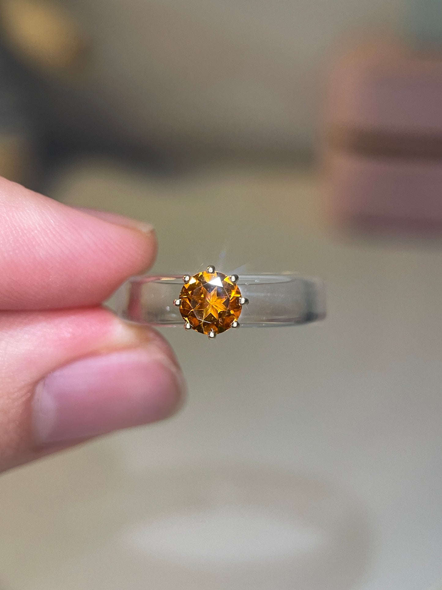 Anillo CG - Citrino y Resina Transparente