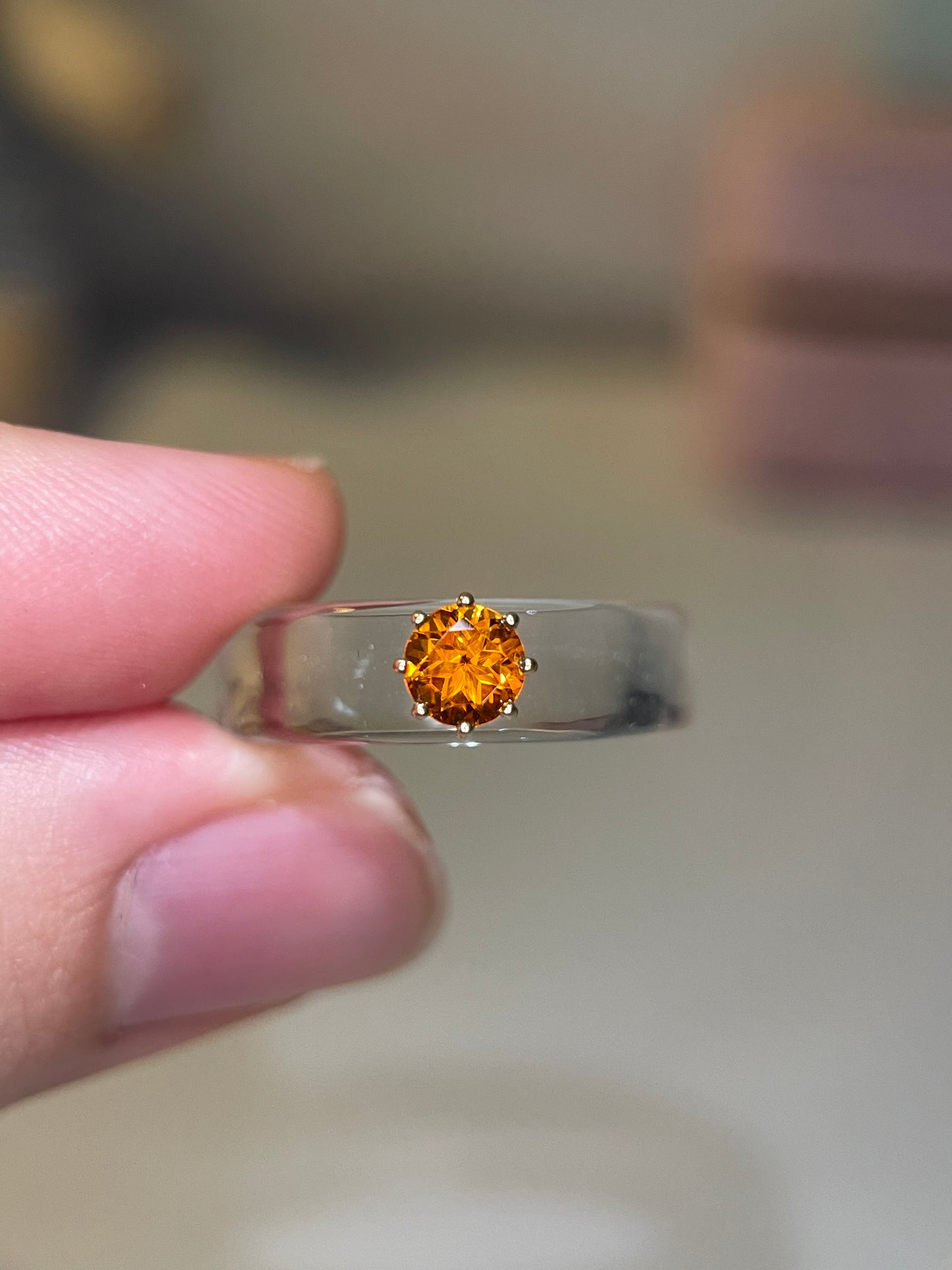 Anillo CG - Citrino y Resina Transparente