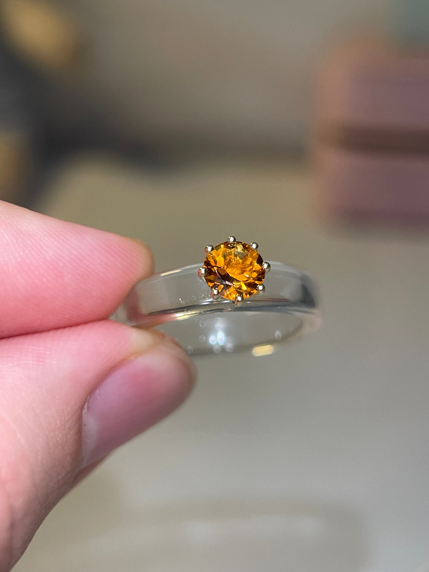 Anillo CG - Citrino y Resina Transparente