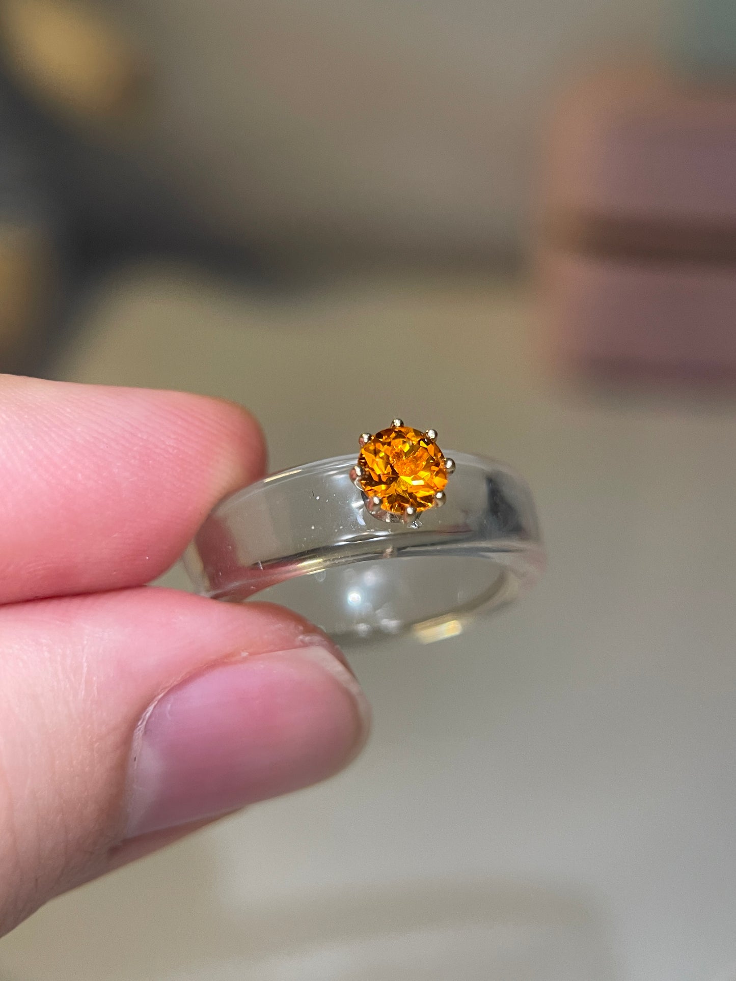 Anillo CG - Citrino y Resina Transparente