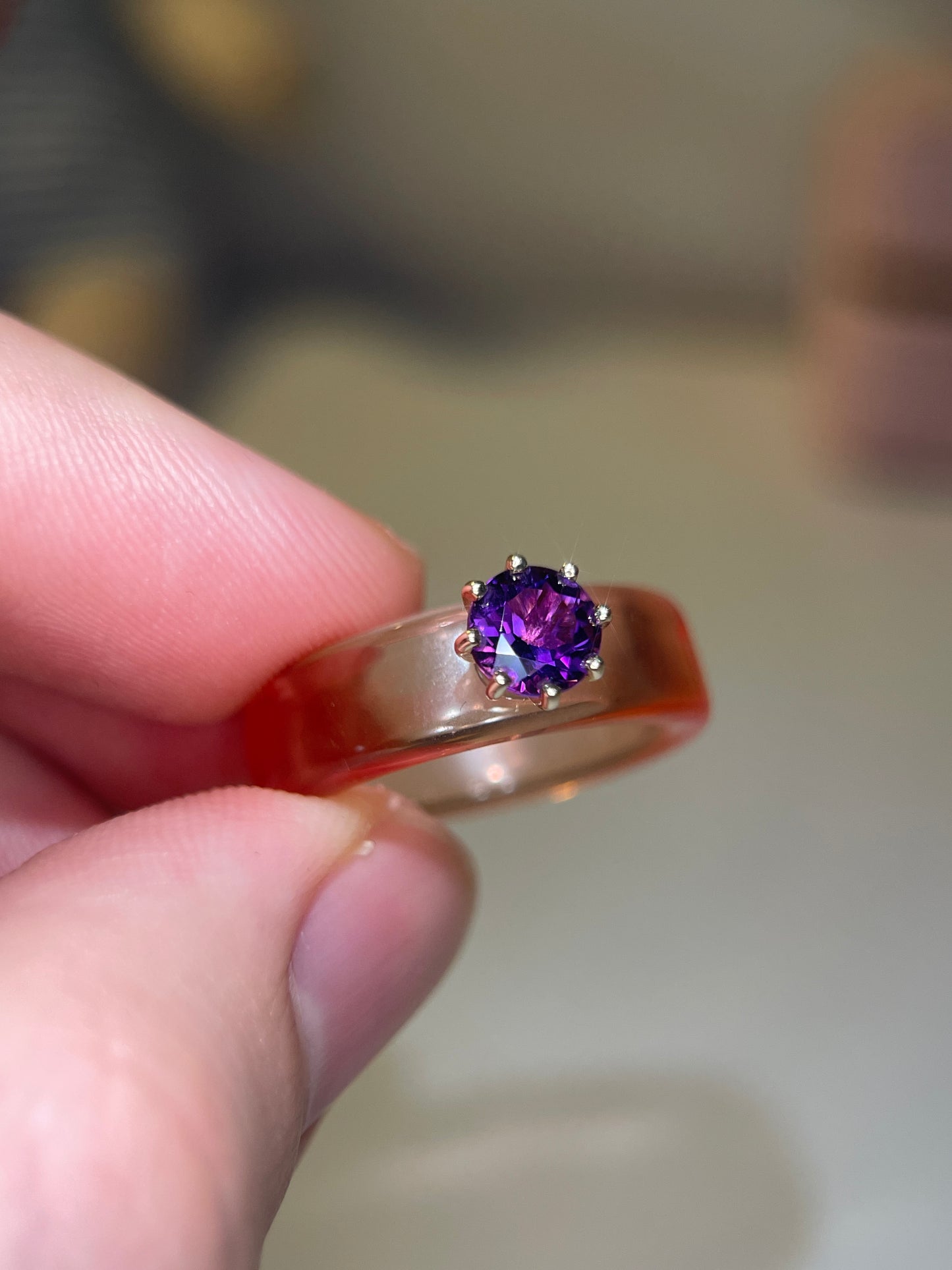 Anillo CG - Amatista y Resina Salmón