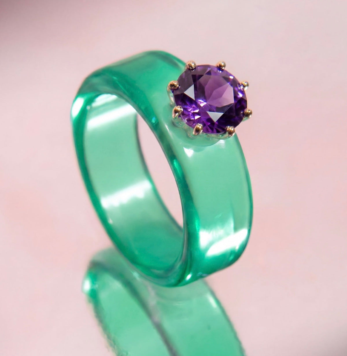 Anillo CG de amatista y resina menta