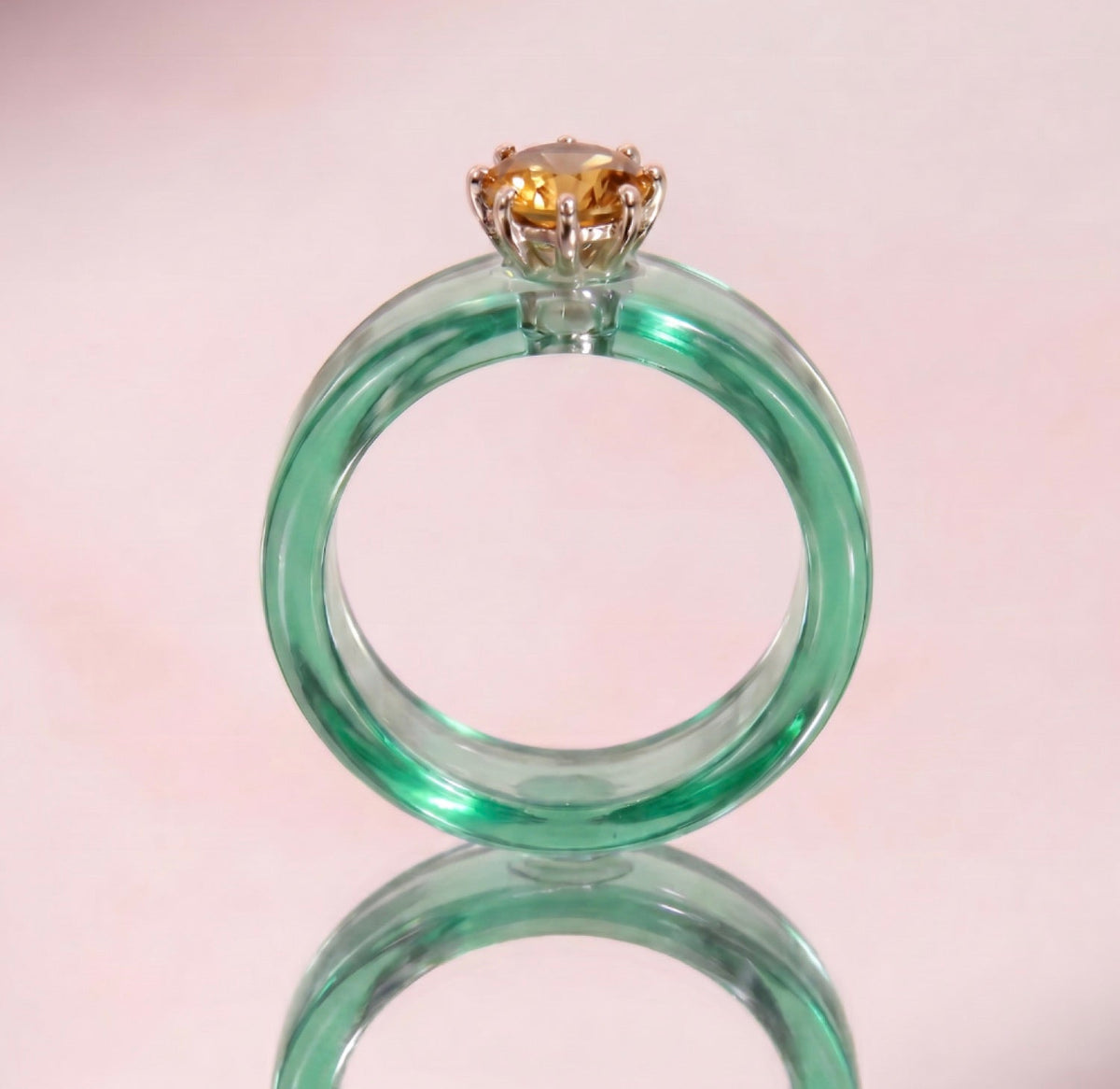 Anillo CG de citrino y resina menta, vista trasera