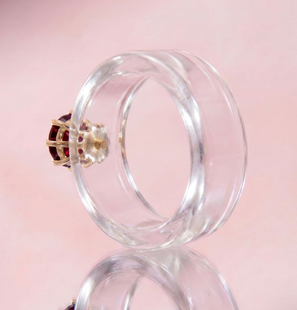 Anillo CG de granate y resina transparente, toma vertical