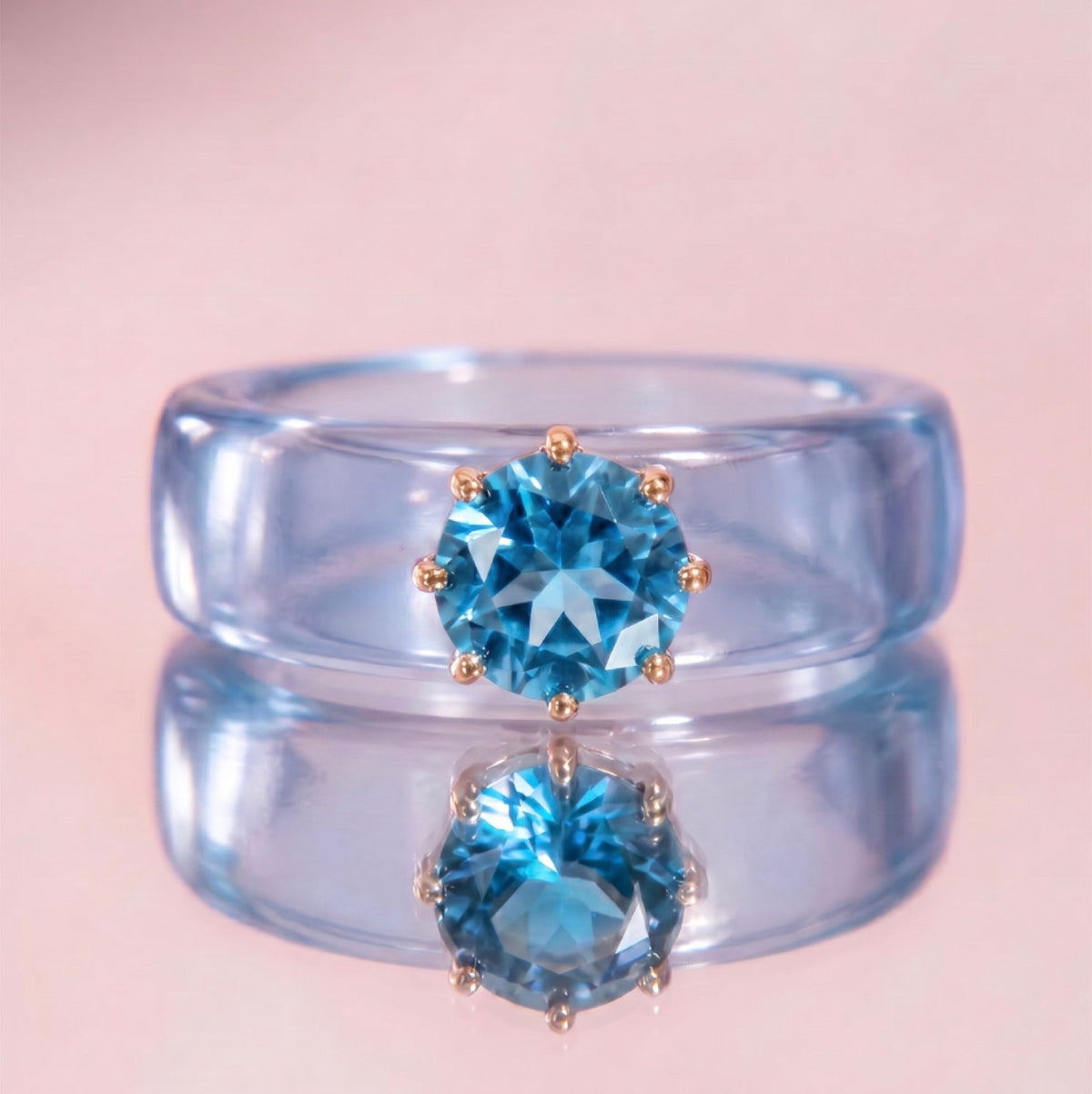 Anillo CG de topacio Swiss Blue y resina celeste, vista trasera