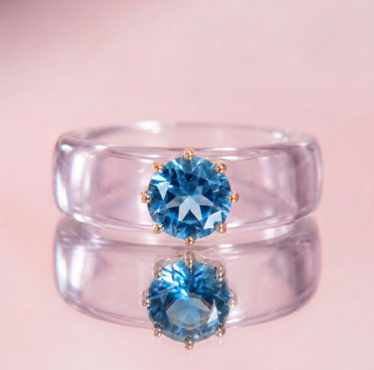 Anillo CG de topacio Swiss Blue y resina transparente, vista trasera