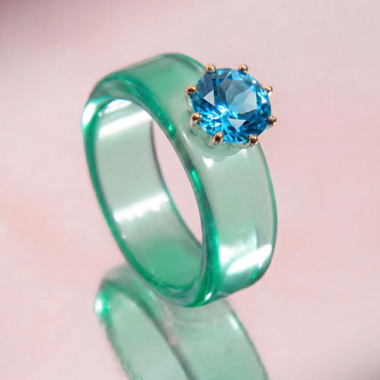 Anillo CG de topacio Swiss Blue y resina menta