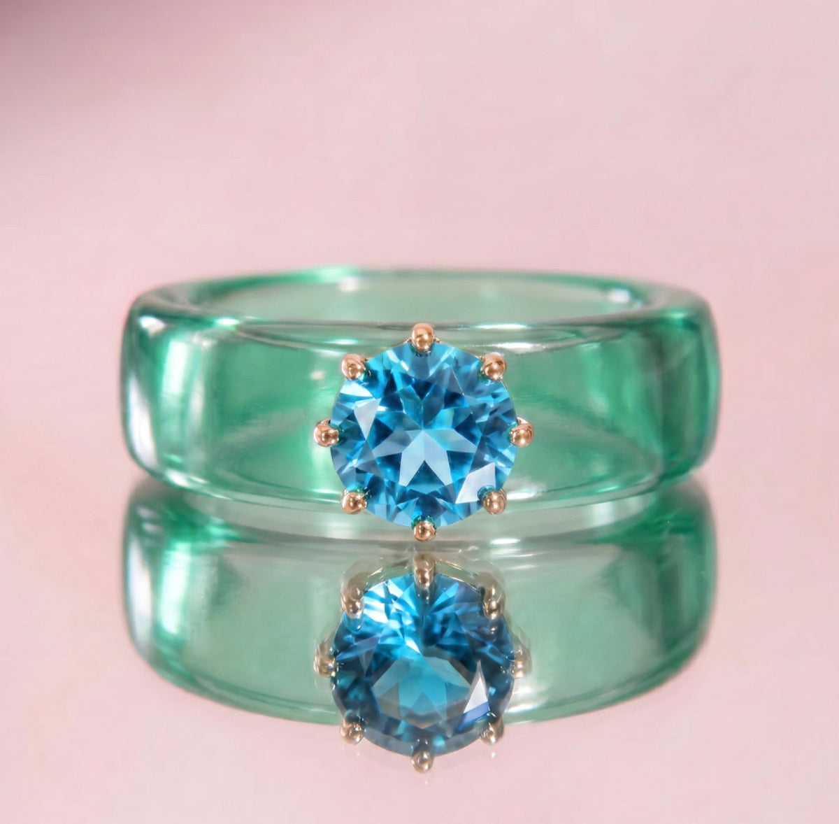 Anillo CG de topacio Swiss Blue y resina menta, vista trasera