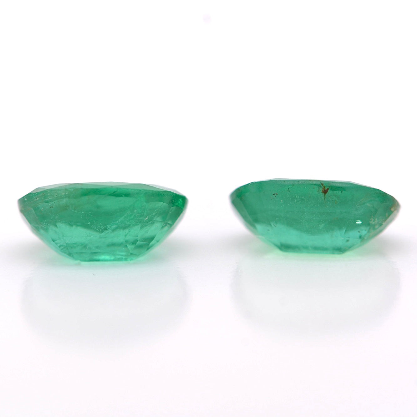 Emerald green gemstone jewelry oval cut two pair